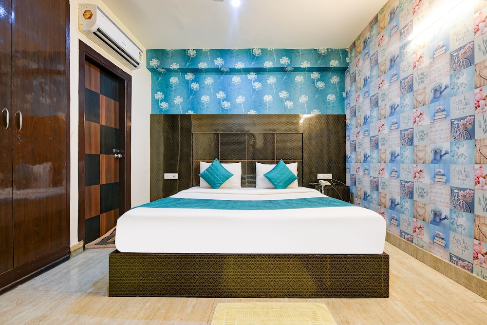 hotel airport paradise