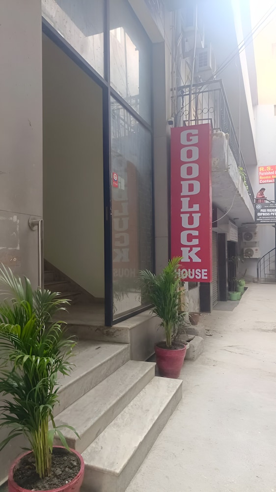 hotel goodluck
