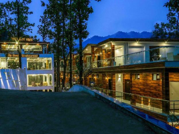 the first view resort lansdowne