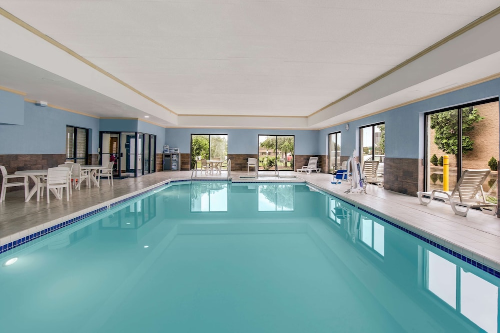 Best Western Waukesha Grand,Pewaukee>>Milwaukee,3 star