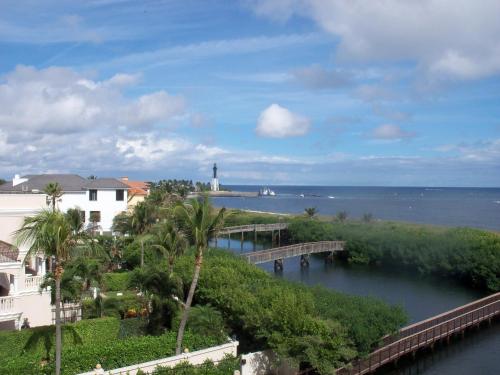 Canada House Beach Club Resort,,2 star