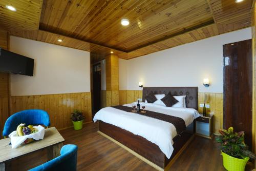crested view kufri