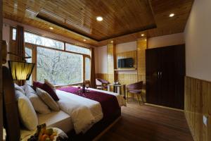 crested view kufri