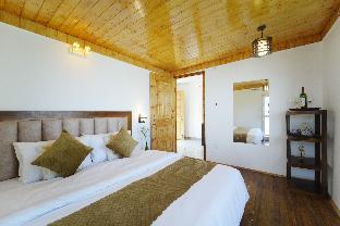 crested view kufri