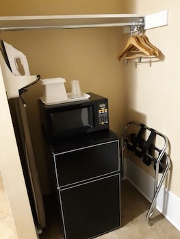 Rodeway Inn,Near Weedsport Speedway,2 star