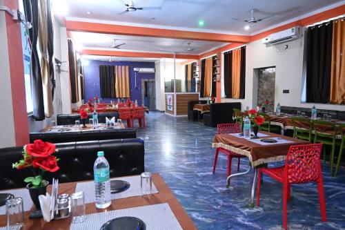 oyo 700998 river view resort
