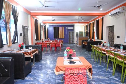 oyo 700998 river view resort