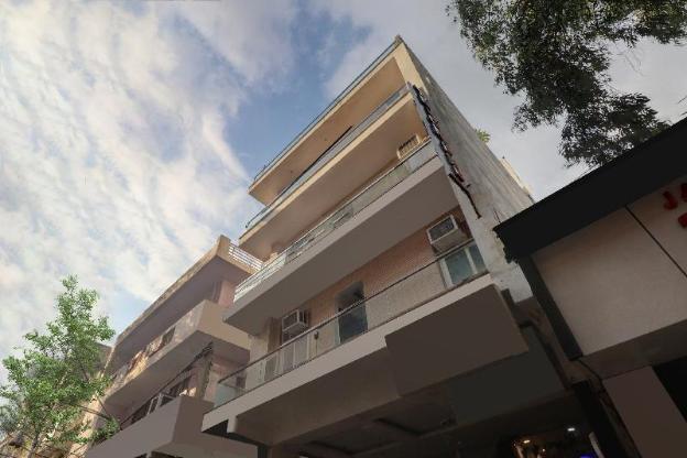 collection o hotel spot light near tughlakabad station metro station