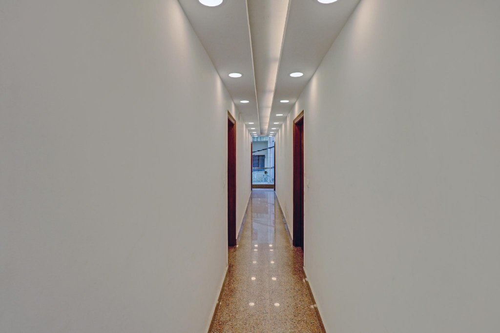 Collection O Hotel Spot Light Near Tughlakabad Station Metro Station,New Delhi>>Delhi,3 star