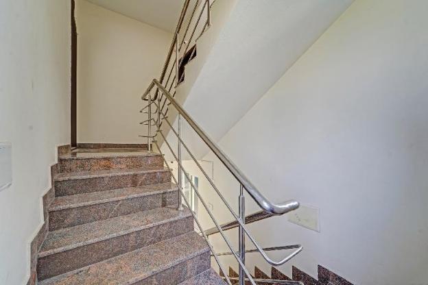hotel o j2 service apartment