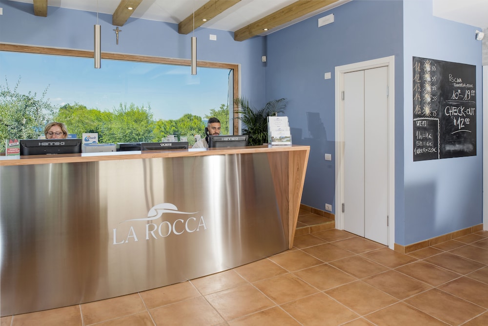 la rocca camping village