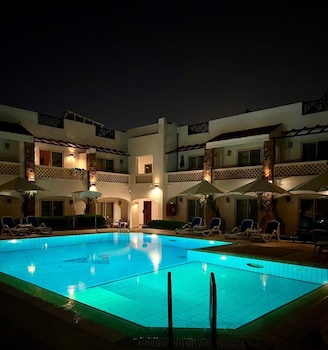 camel dive club and hotel