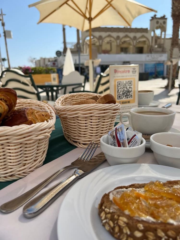 camel dive club and hotel