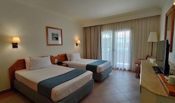 camel dive club and hotel