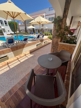 camel dive club and hotel