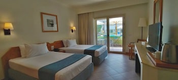 camel dive club and hotel