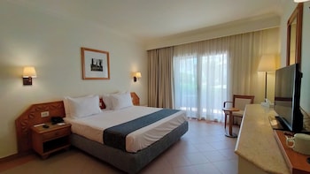 camel dive club and hotel