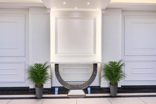 super townhouse zero mile gandhi setu formerly classic court