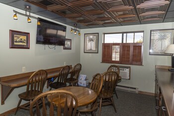 rocker inn
