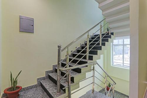 collection o hotel shiva palace