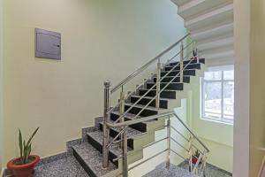 collection o hotel shiva palace