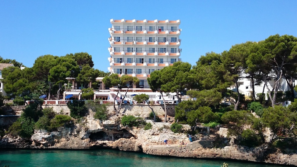 hotel cabot cala ferrera