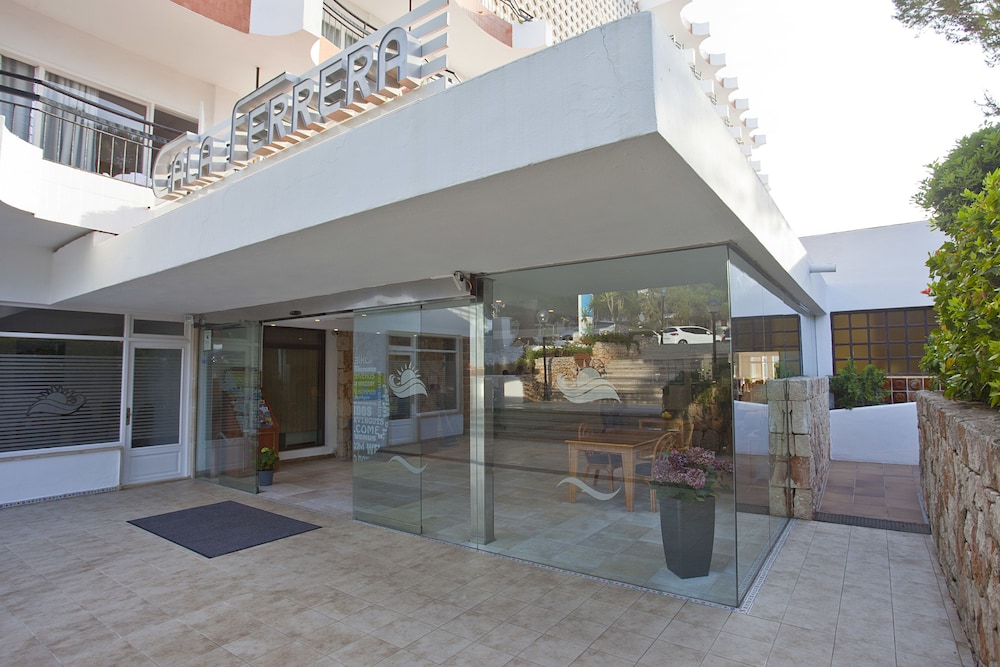 hotel cabot cala ferrera