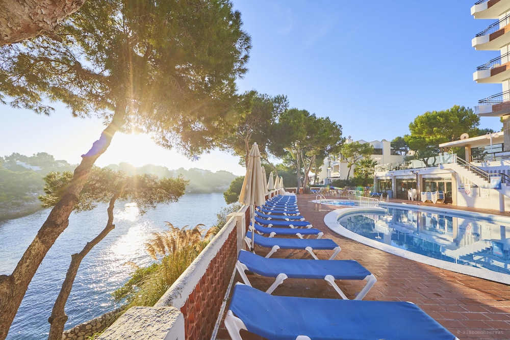hotel cabot cala ferrera