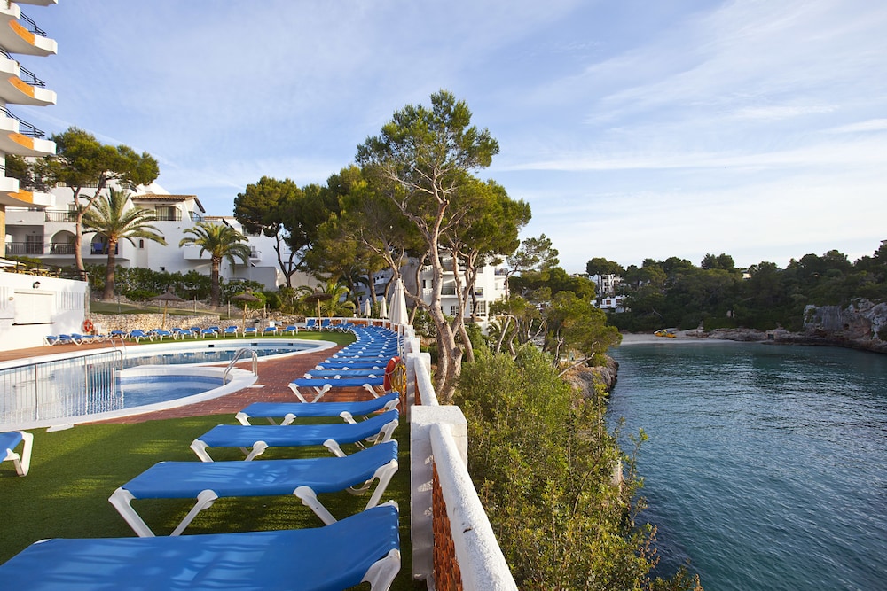 hotel cabot cala ferrera