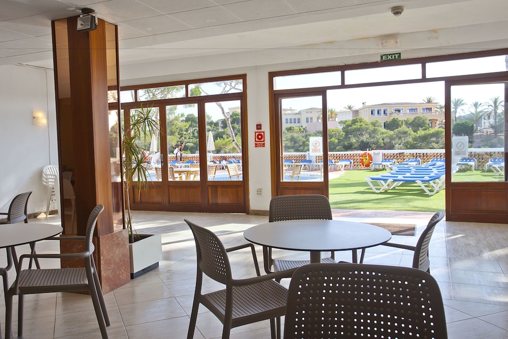 hotel cabot cala ferrera