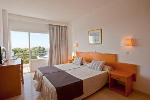 hotel cabot cala ferrera