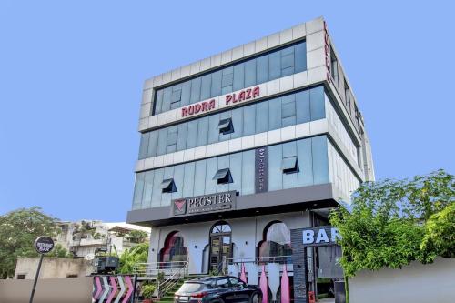 townhouse oak hotel rudra