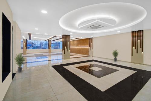 townhouse oak hotel rudra