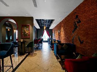 townhouse oak hotel rudra