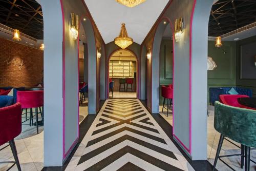 townhouse oak hotel rudra