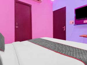 flagship 700363 hotel small town