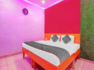 flagship 700363 hotel small town