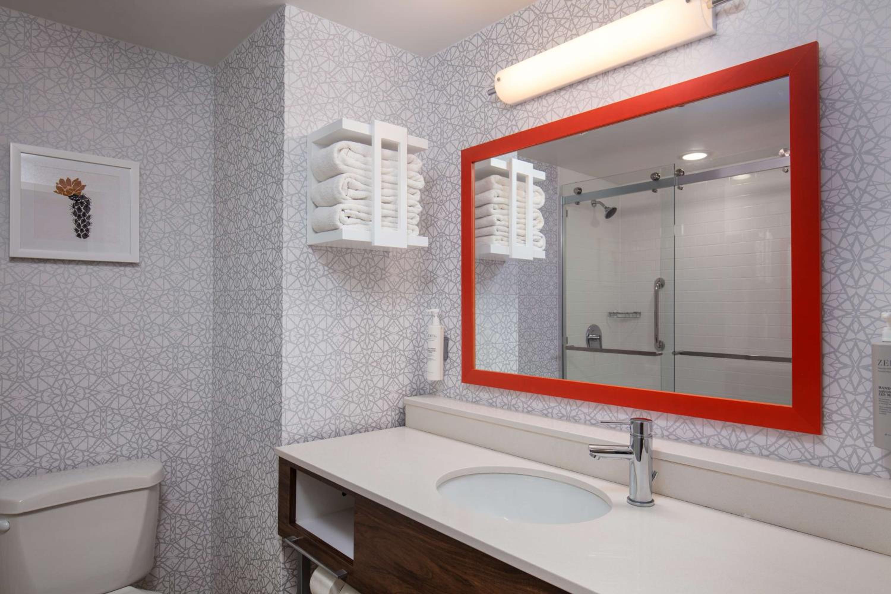hampton inn and suites el paso airport