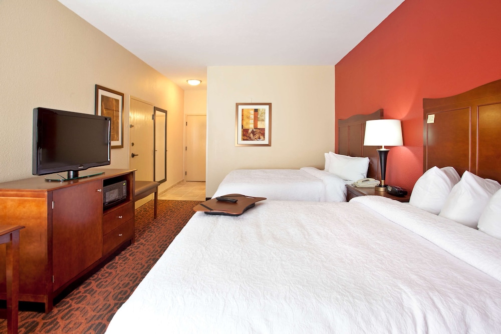 hampton inn and suites el paso airport
