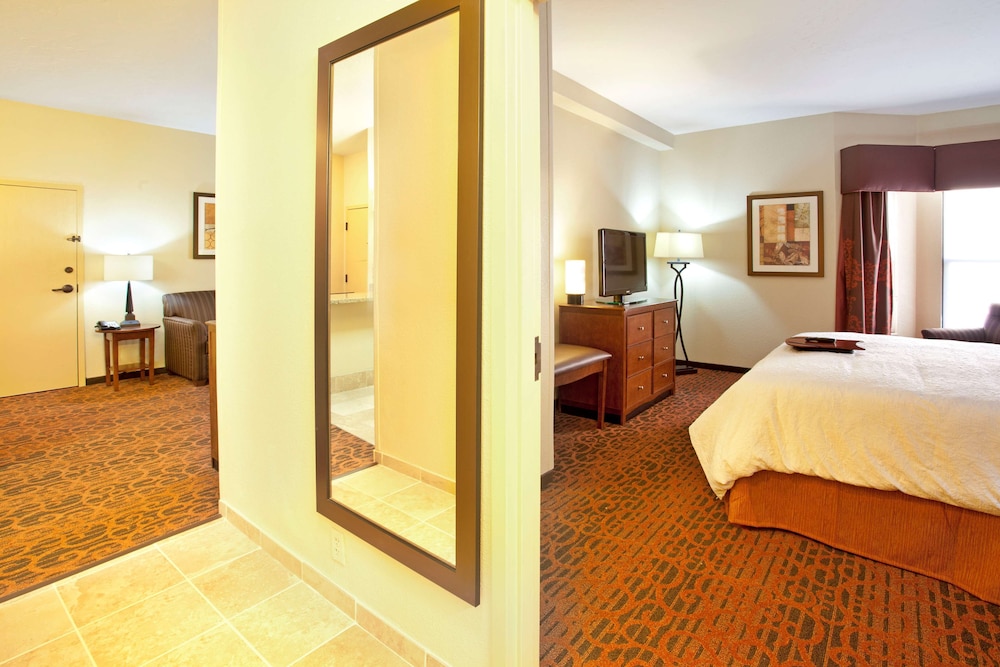 hampton inn and suites el paso airport