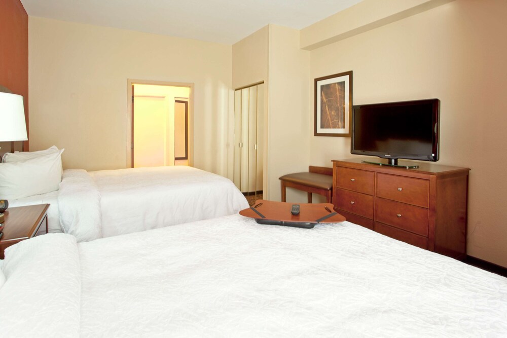 hampton inn and suites el paso airport