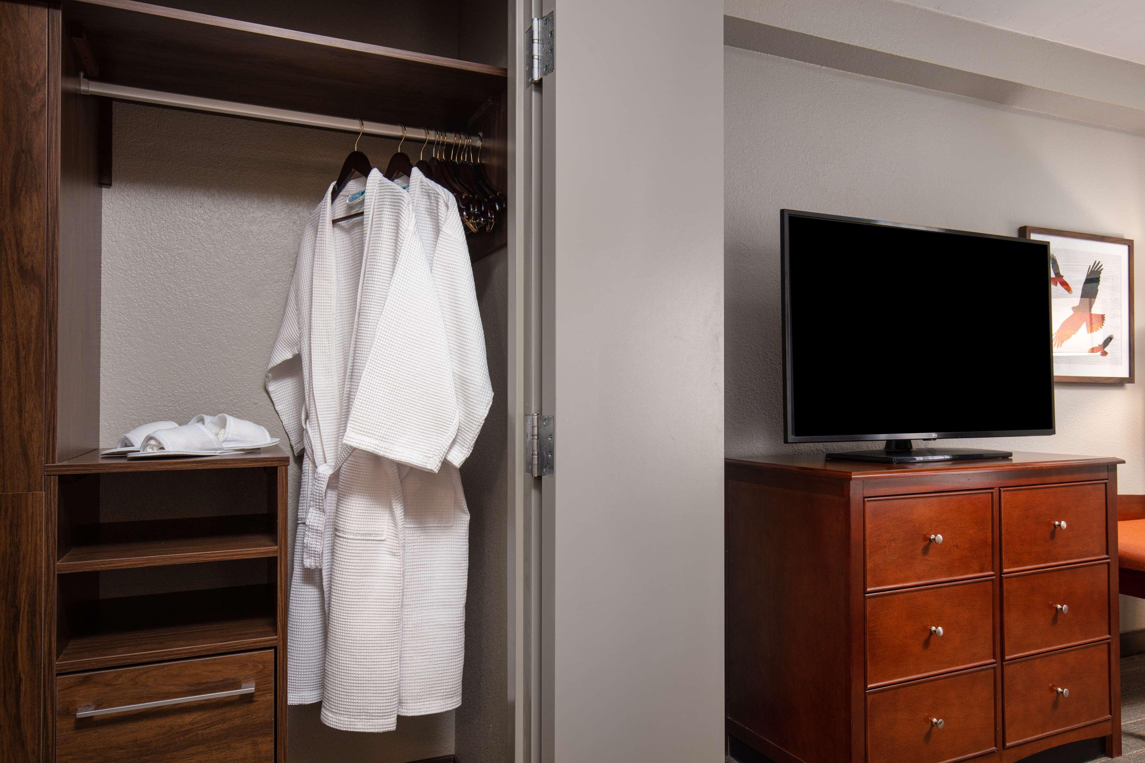 hampton inn and suites el paso airport
