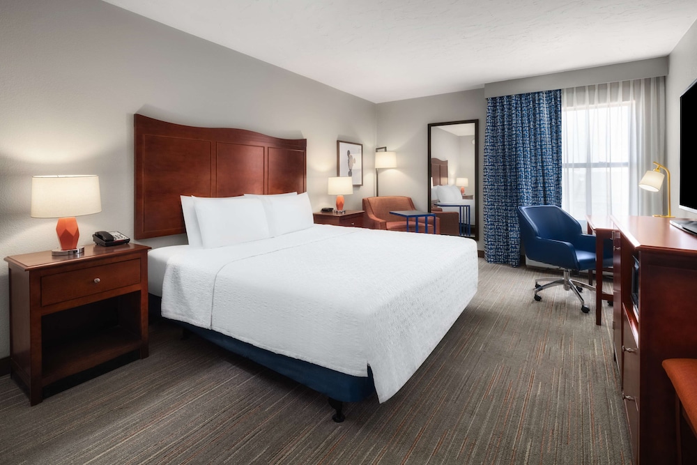 hampton inn and suites el paso airport