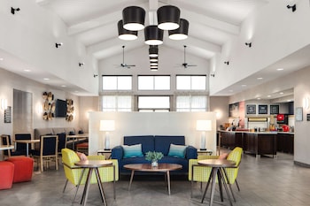 Hampton Inn & Suites El Paso-Airport,El Paso International Airport>>El Paso,3 star