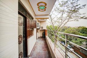Flagship 83783 Hotel D S Palace,Noida>>Delhi,3 star