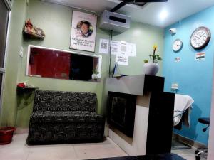 pop 89294 hotel peral