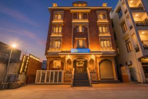 townhouse oak hotel joy24