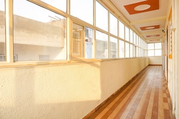 pop 703057 hotel surya