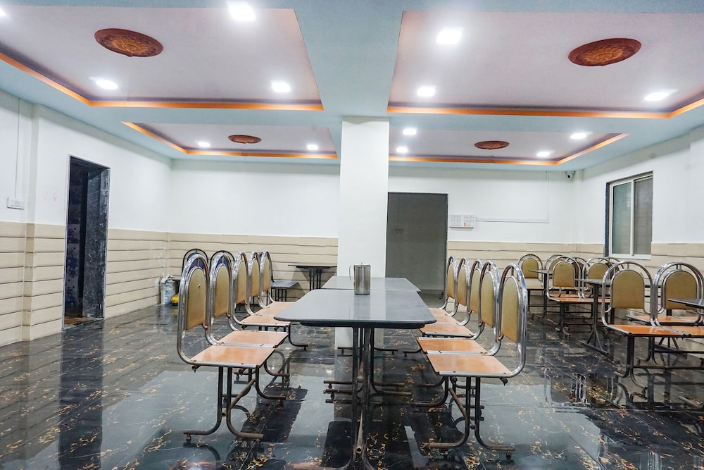 pop 703057 hotel surya