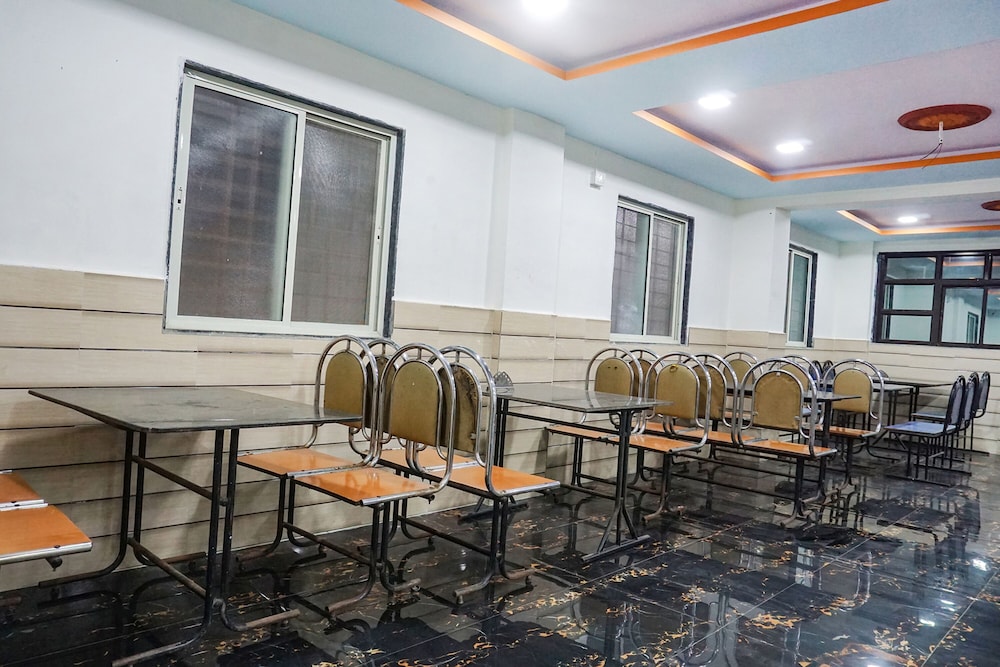 pop 703057 hotel surya